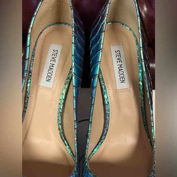 Steve Madden Turquoise Snake Print - Mermaid Heels - Picture 3 of 8